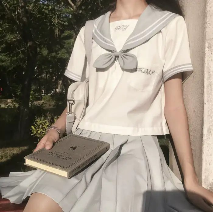 左撇子女人
